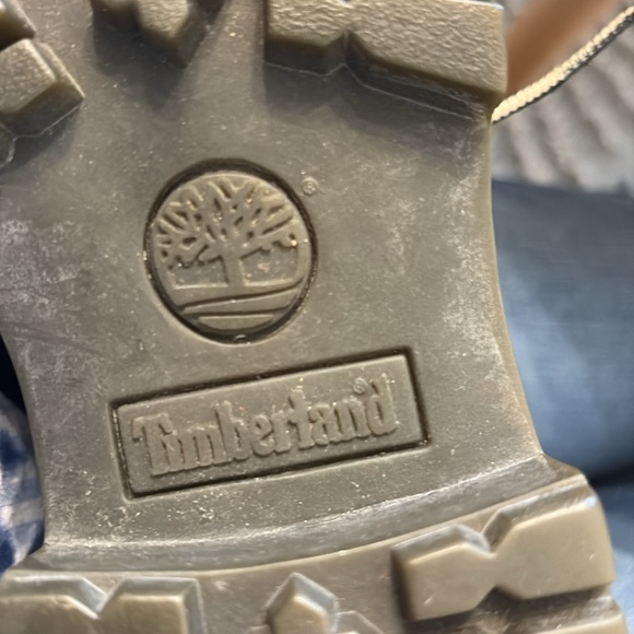 Timberland Women’s Black Winter Leather Boots with Gray Lining.  Size 8 - Picture 6 of 7